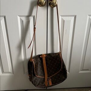 Authentic Louis Vuitton Carryon
